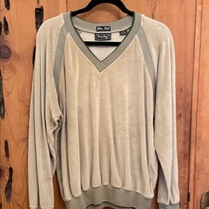 Classic V-Neck Sweater in Beige and Green